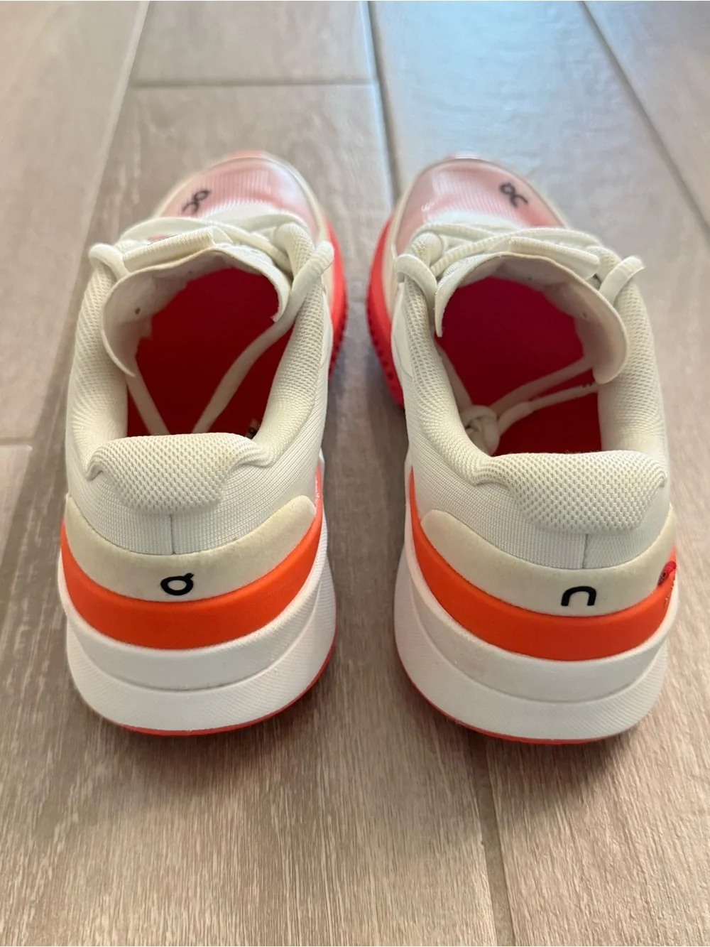On the Roger Pro 2 Women's White Orange Women’s Size 7 Good Condition
